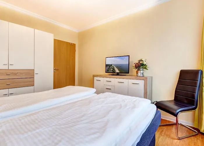 Am Schloonsee Haus D - Mit Strandkorb