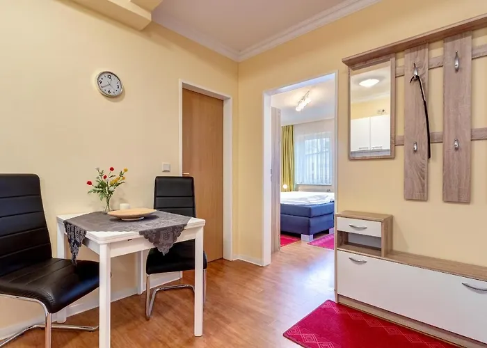 Am Schloonsee Haus D - Mit Strandkorb